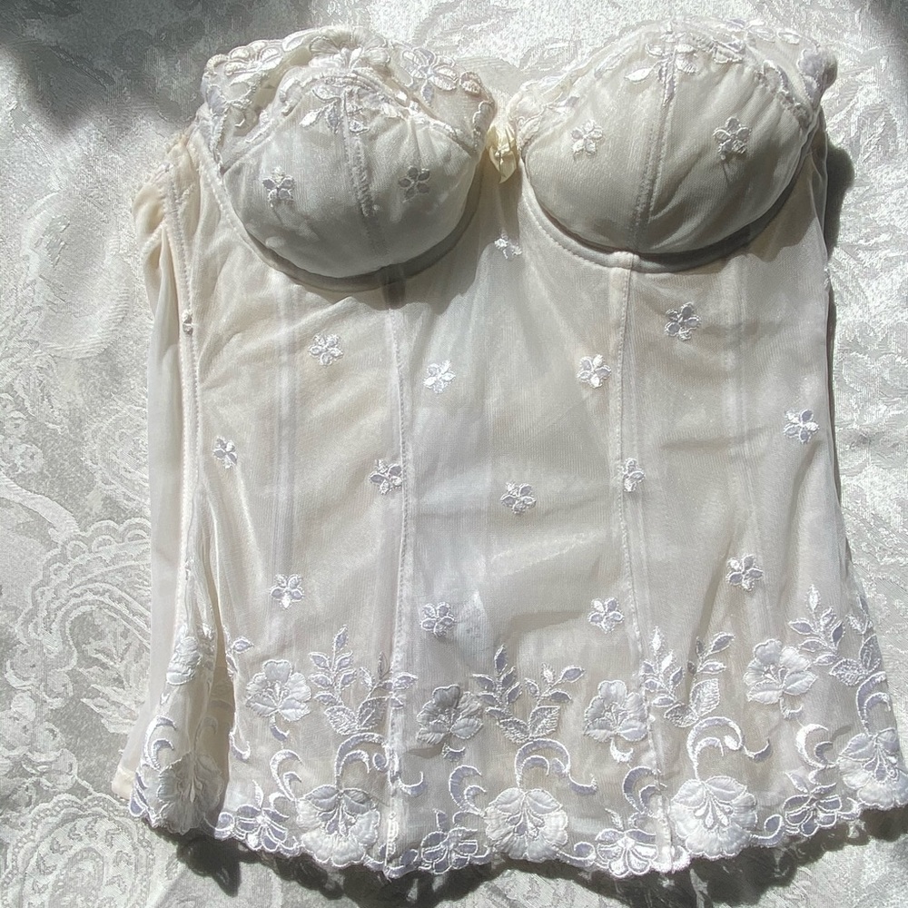 ***SOLD Vintage lace corset